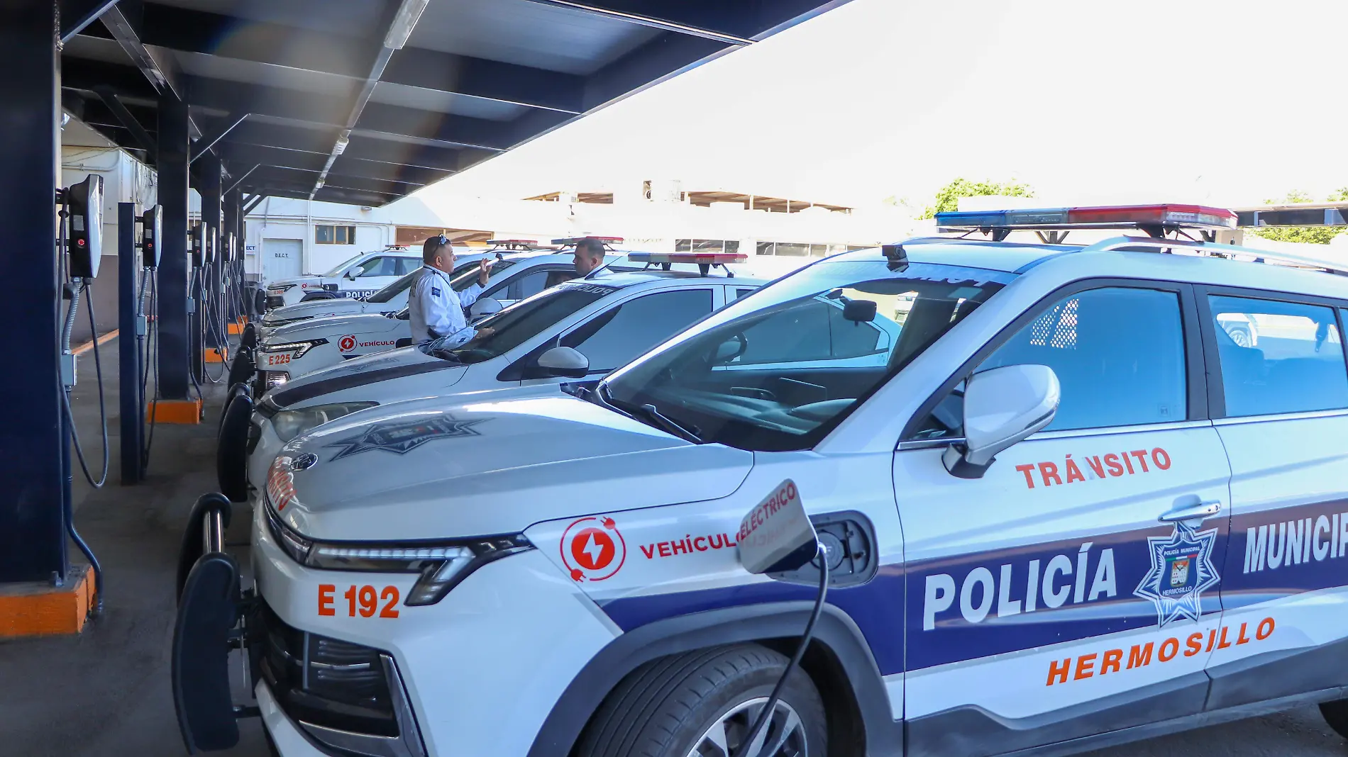 Vehiculos electrico policia municipal - Mike Acosta (8)